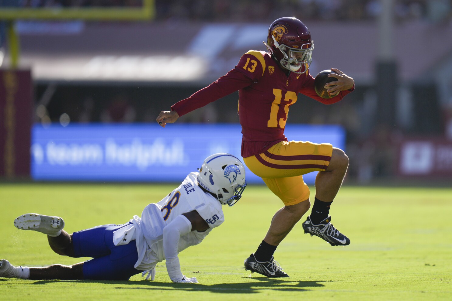 Heisman winner Caleb Williams throws 4 TD passes leads No. 6 USC